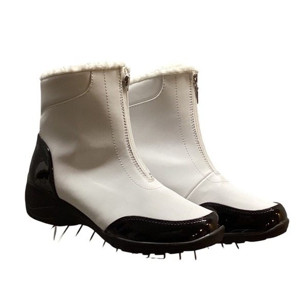 Khombu Shoes - White Black Patent Faux Fur Lined Winter Boots‎ Women's Size 8M